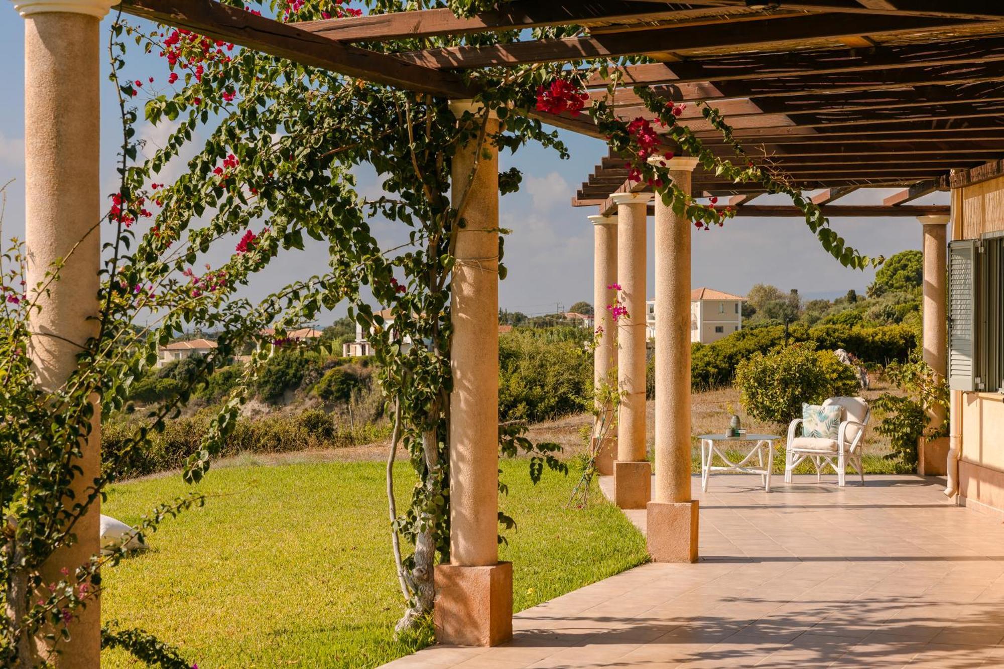 Absolute Villa By Stylish Stays Livathos  Exteriör bild